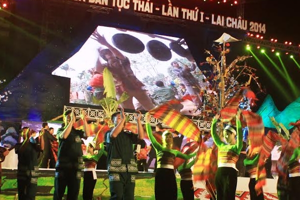 Ngày hội văn hóa dân tộc Thái lần 1 Lai Châu năm 2014